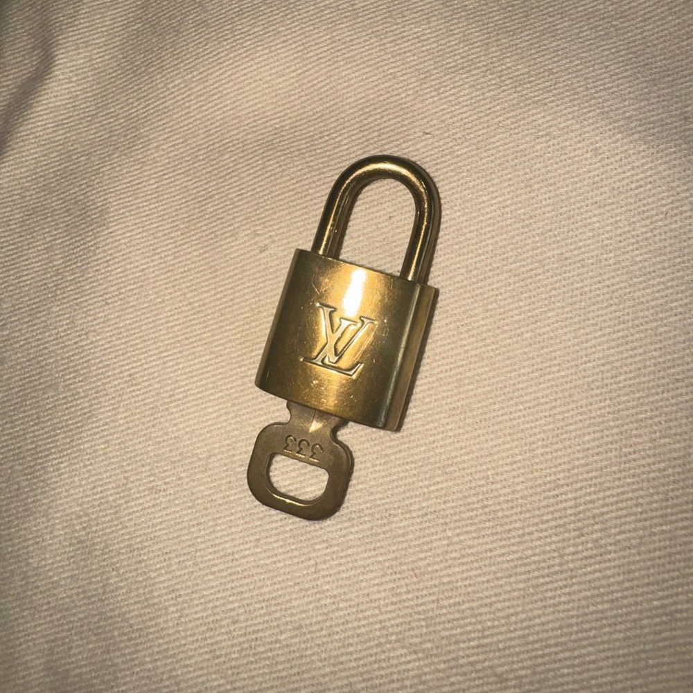 Authentic Louis Vuitton RARE Lock & Key #333 – Made in France